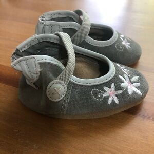NWOT Robeez Soft Sole Shoes, 0-6 months, gray, floral, baby, infant